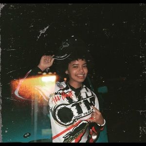 Meet your Posher, Azhalaya